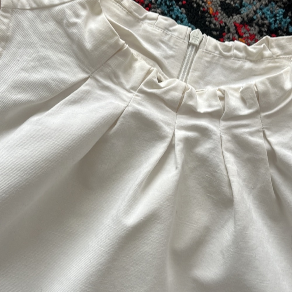 White top - Picture 2 of 2